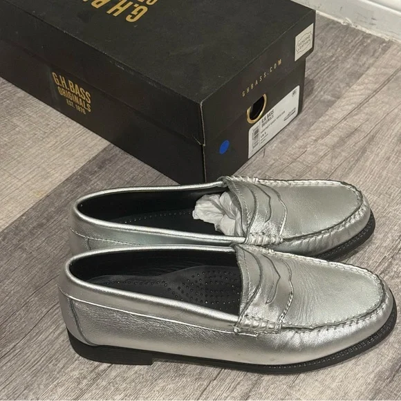 GH Bass Womens Whitney Easy‎ Weejun Loafer Silver - Picture 2 of 5